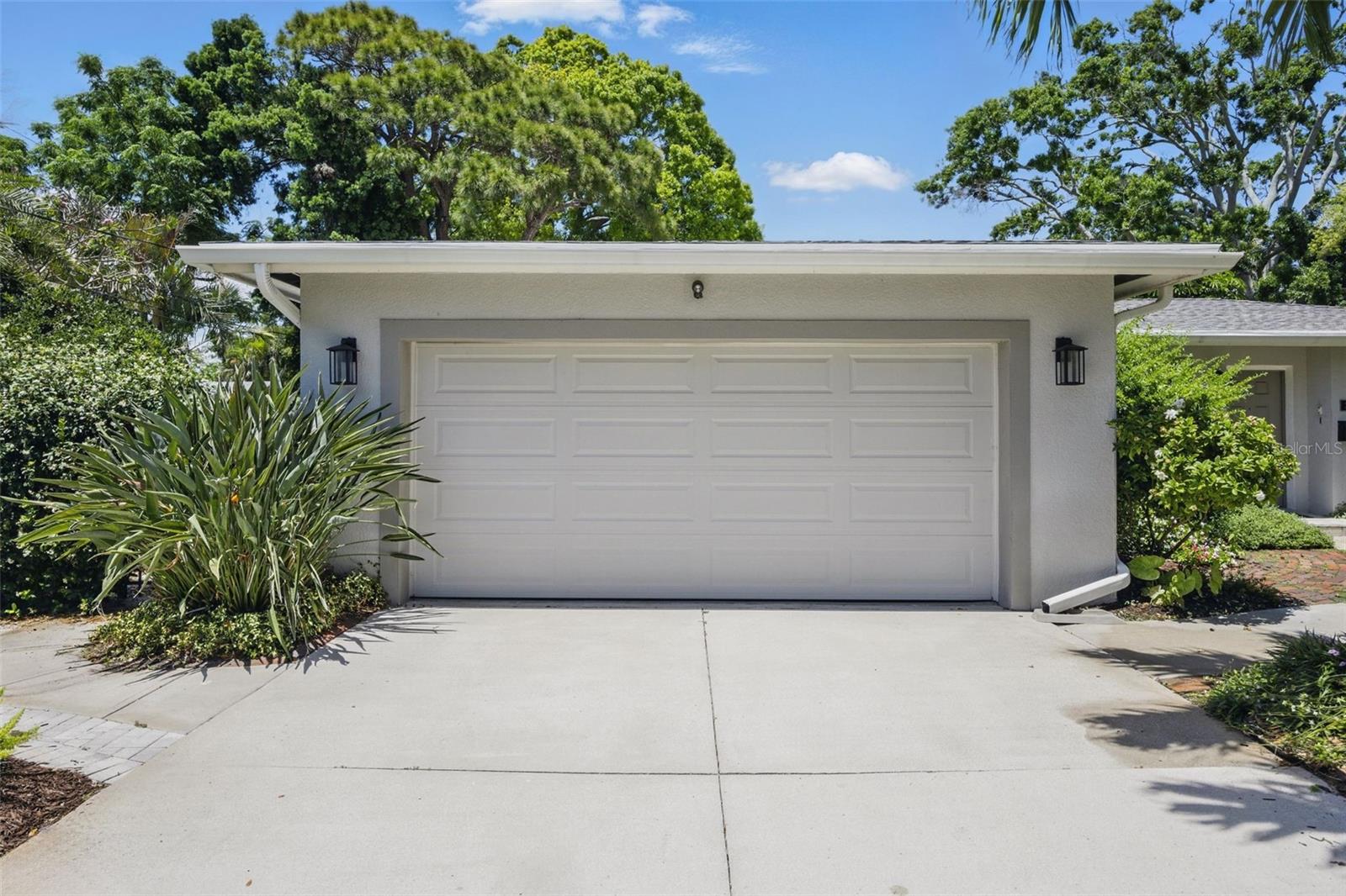Listing photo id 1 for 301 62nd Avenue S