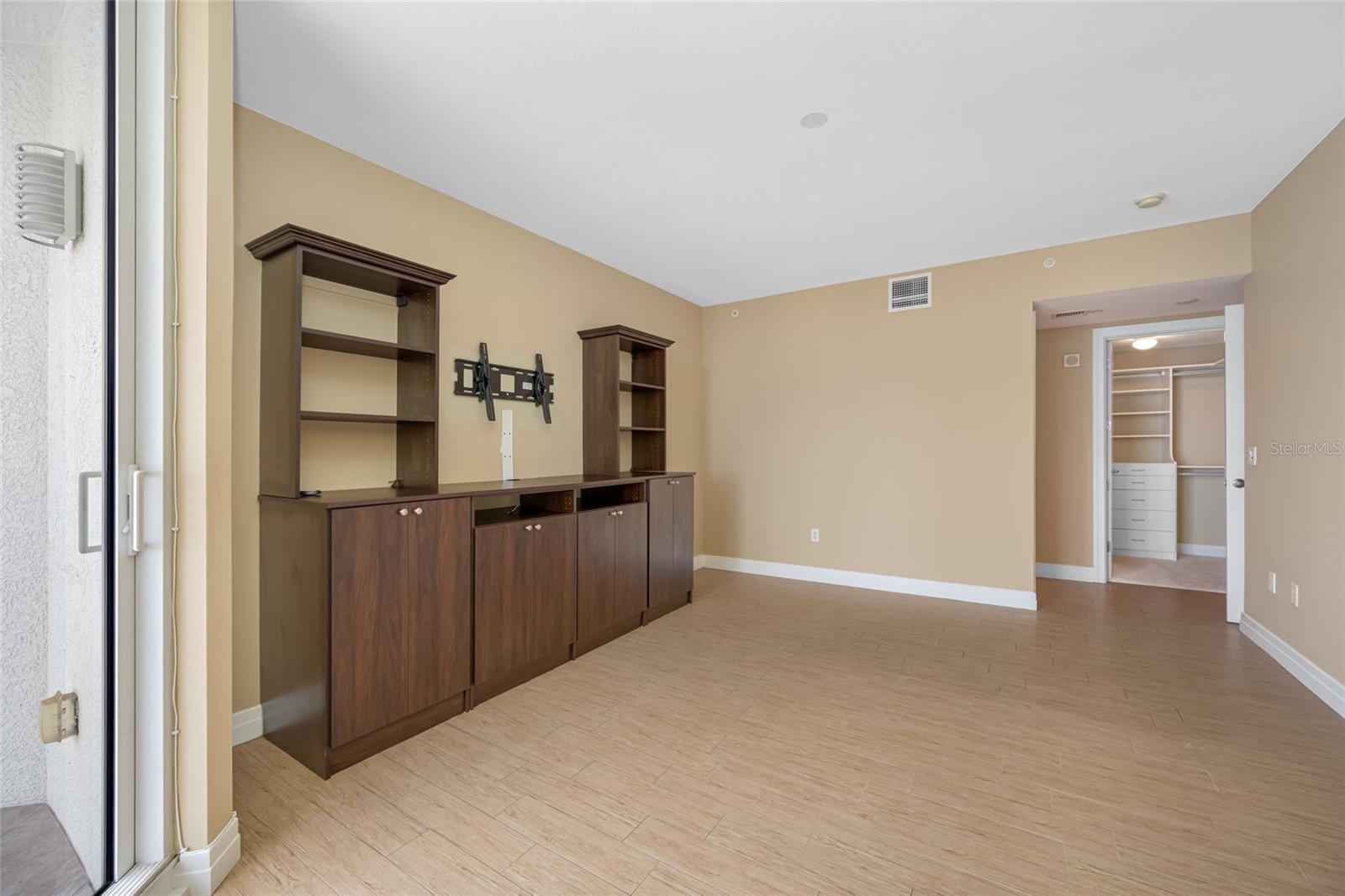 Image 43 of 57 For 331 Cleveland Street 1202