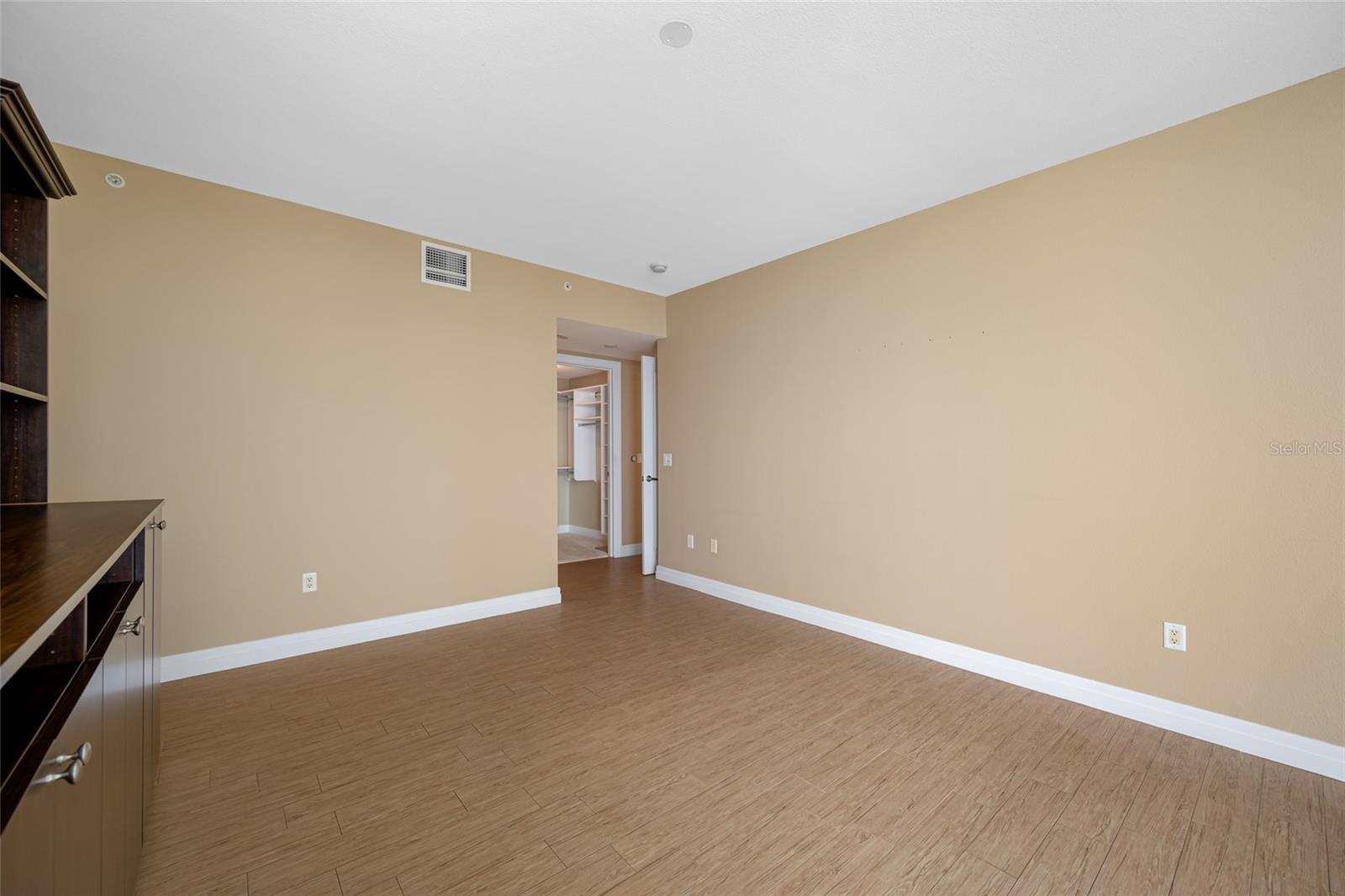 Image 44 of 57 For 331 Cleveland Street 1202