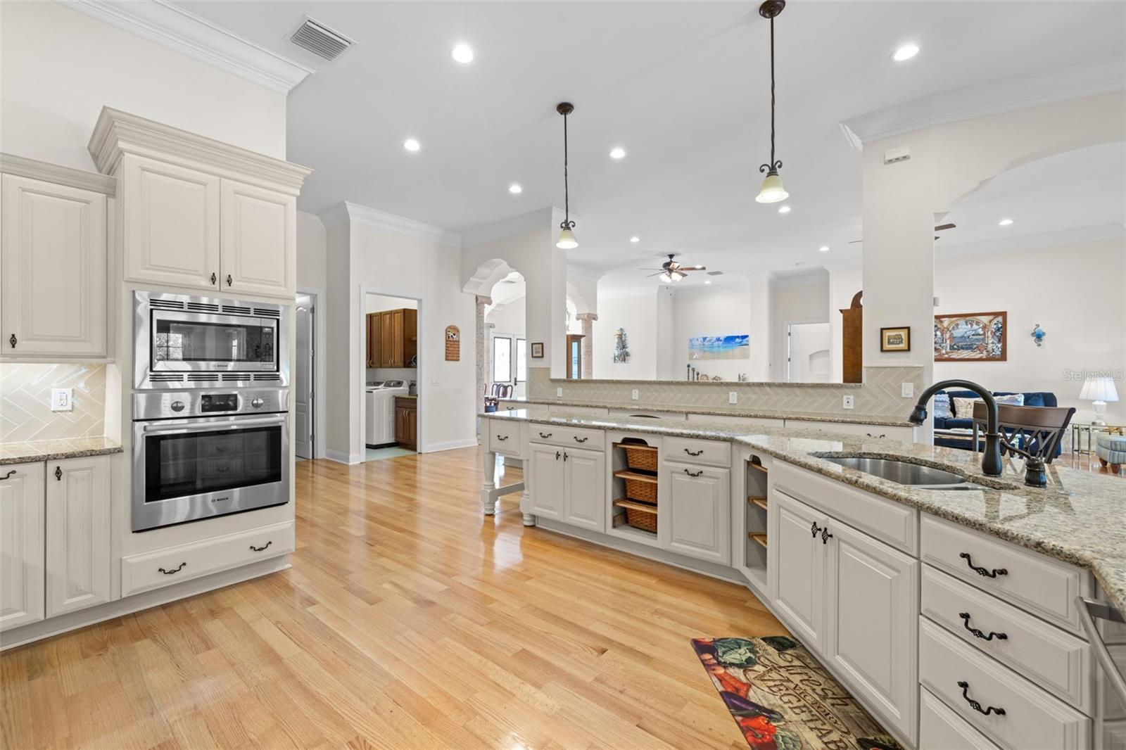 Image 17 of 89 For 2613 Dundee Street