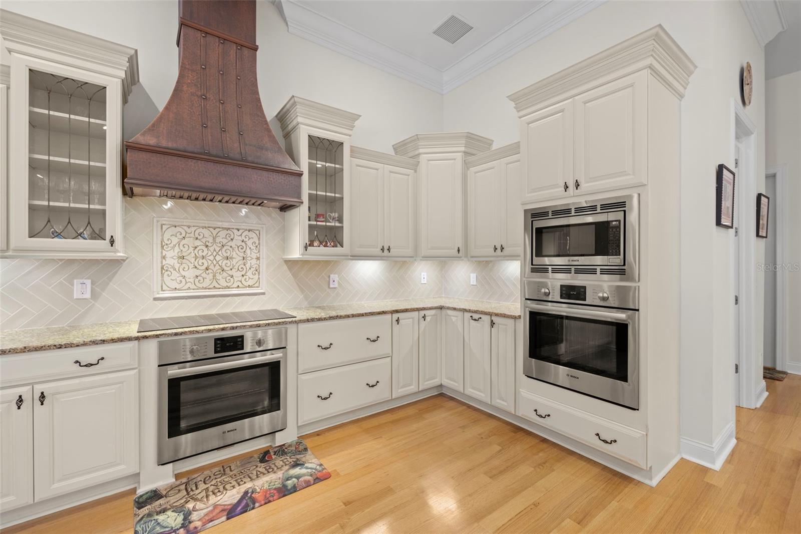 Image 18 of 89 For 2613 Dundee Street