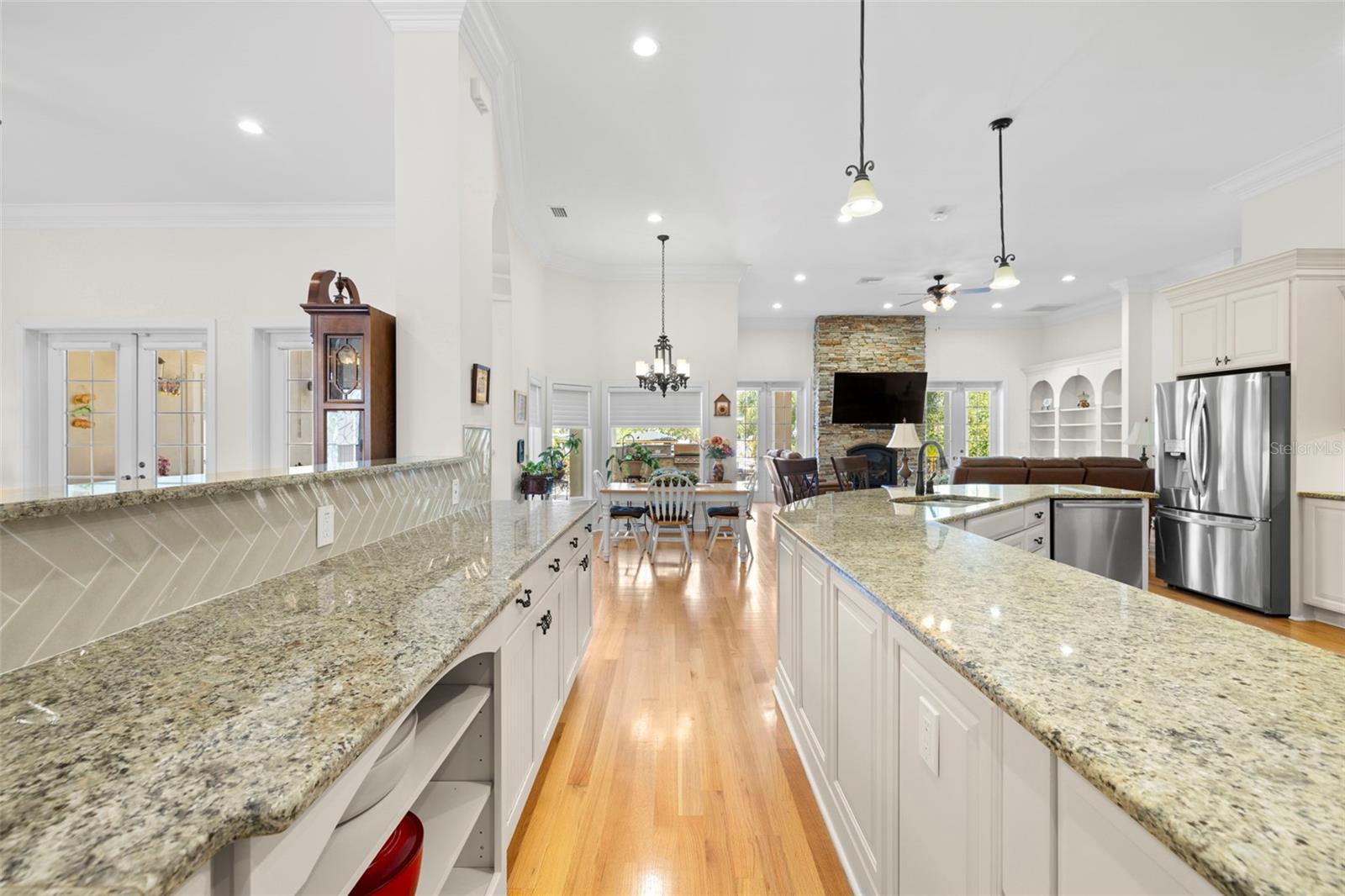 Image 22 of 89 For 2613 Dundee Street