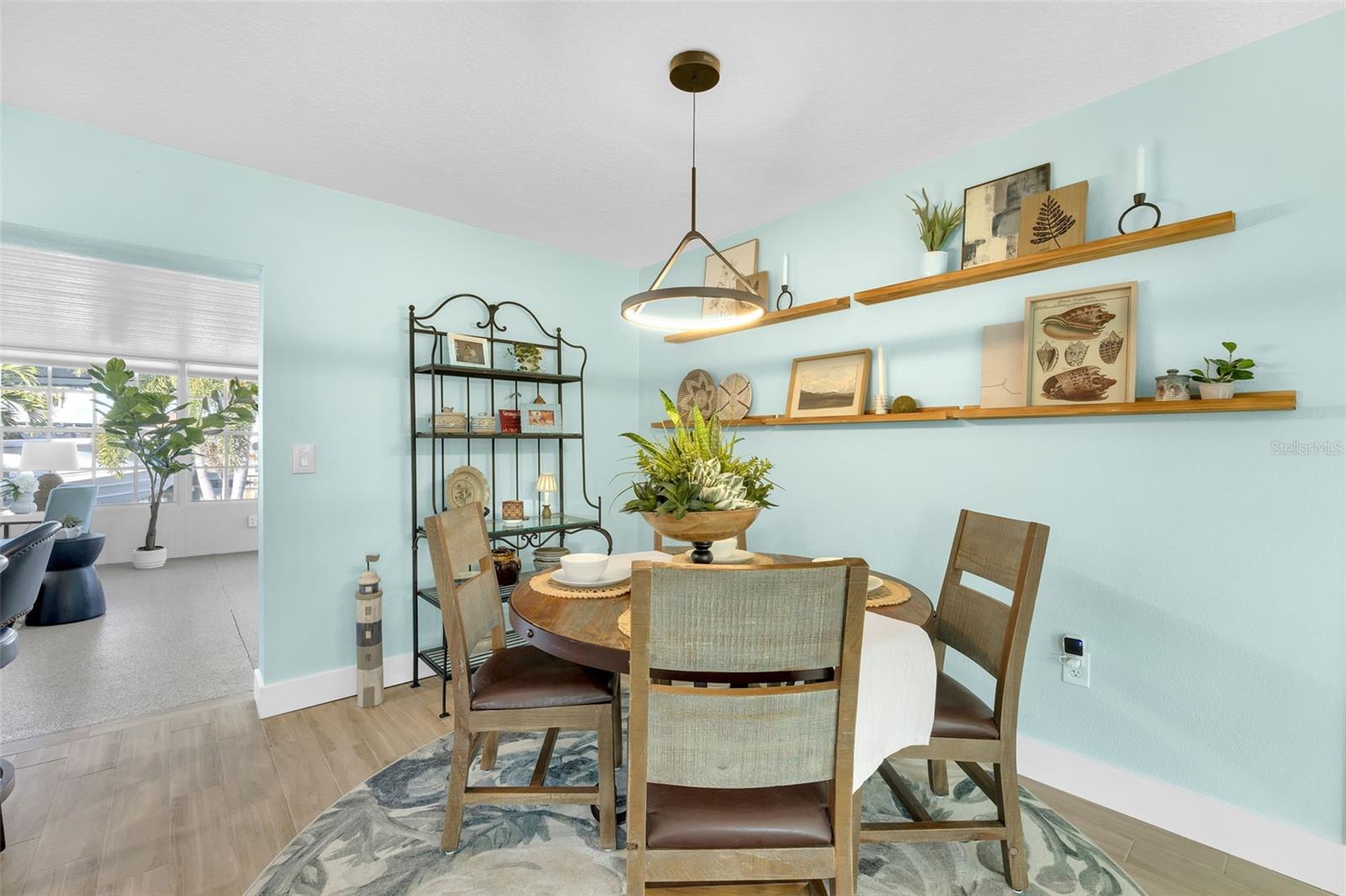 Image 16 of 78 For 1015 Spindle Palm Way