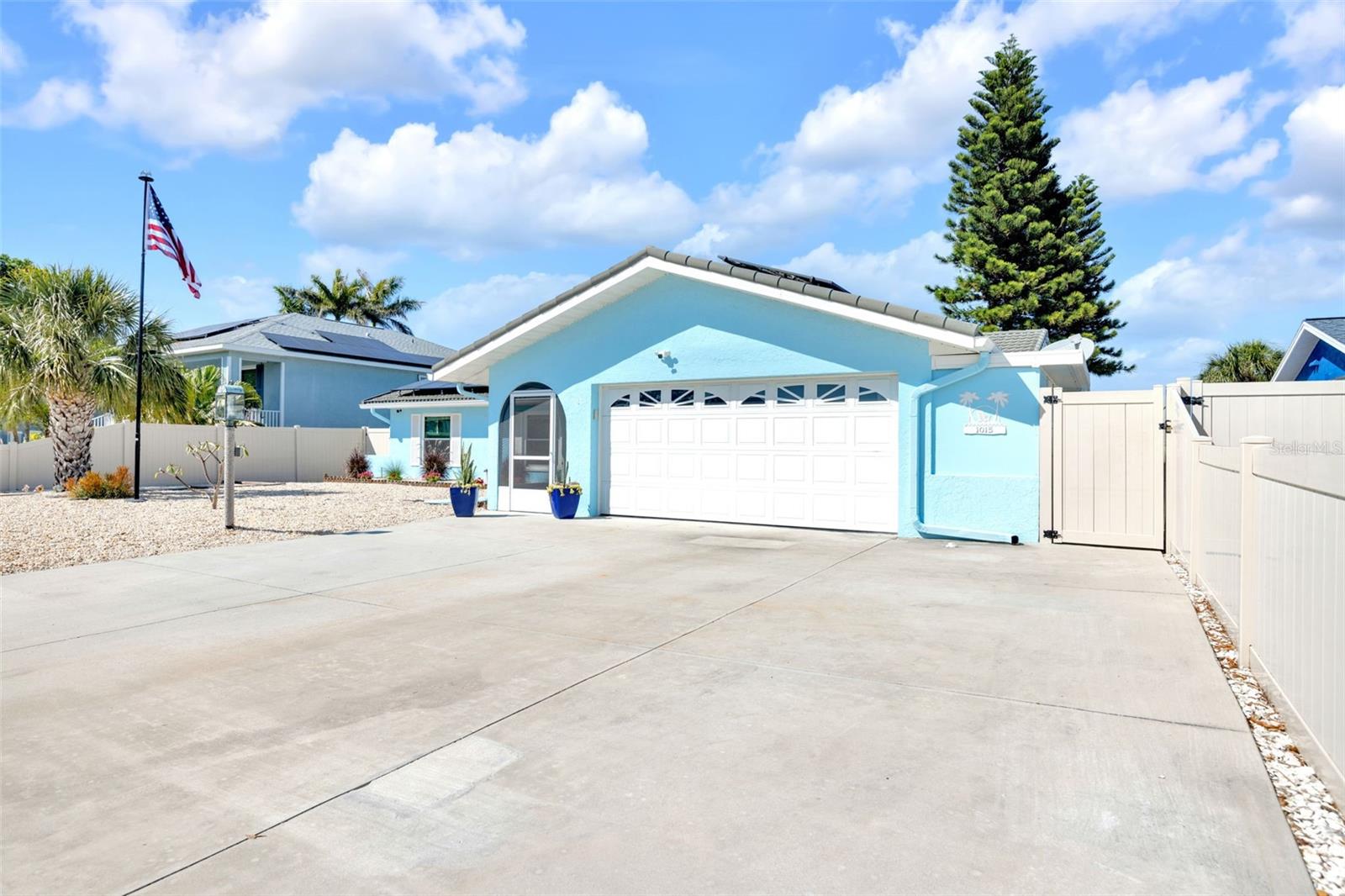 Image 7 of 78 For 1015 Spindle Palm Way