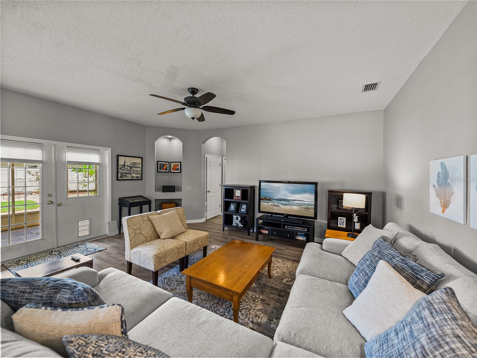 Image 16 of 79 For 27231 Liriope Court