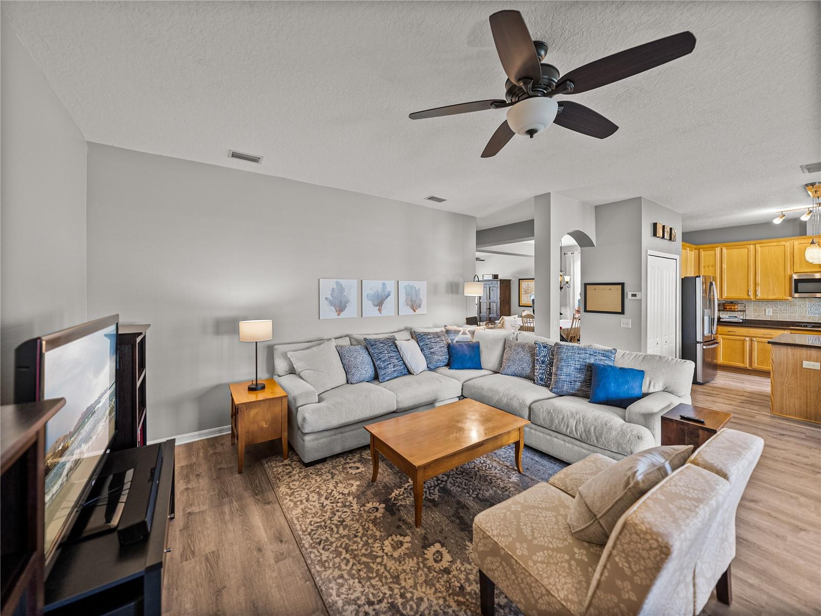 Image 17 of 79 For 27231 Liriope Court
