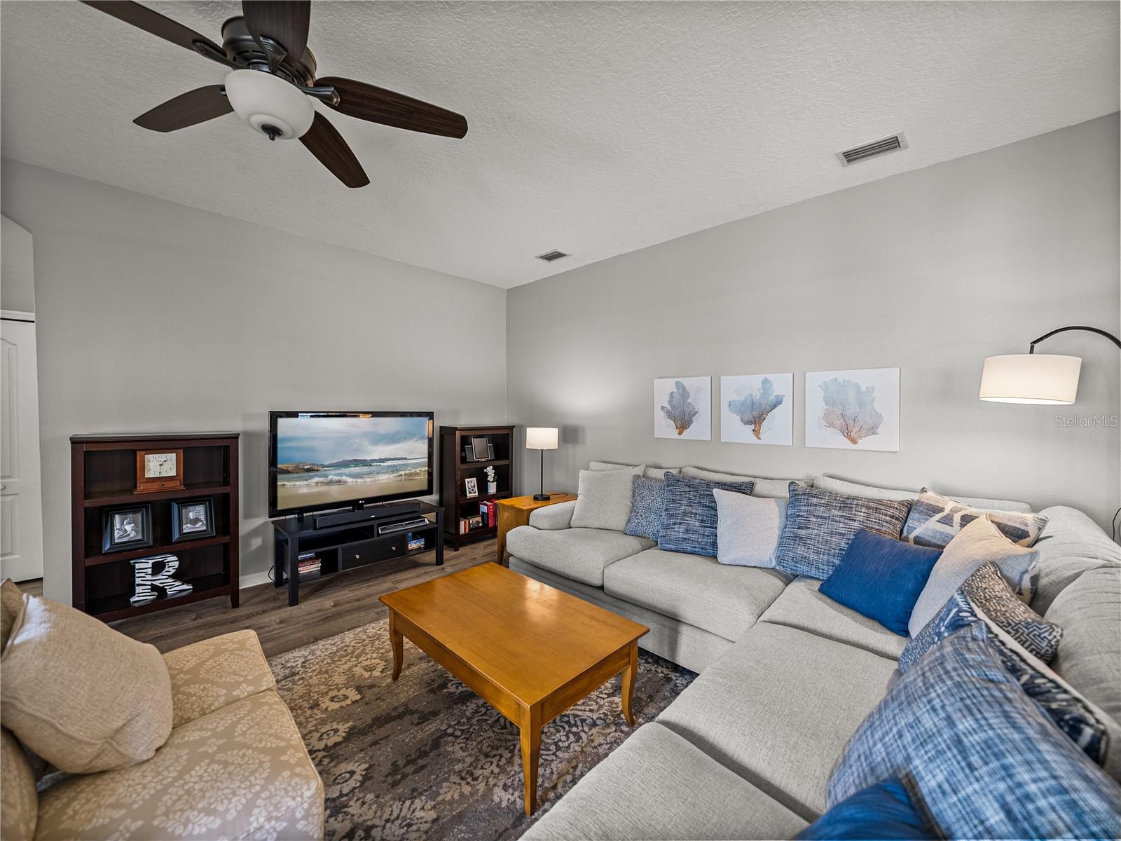 Image 19 of 79 For 27231 Liriope Court