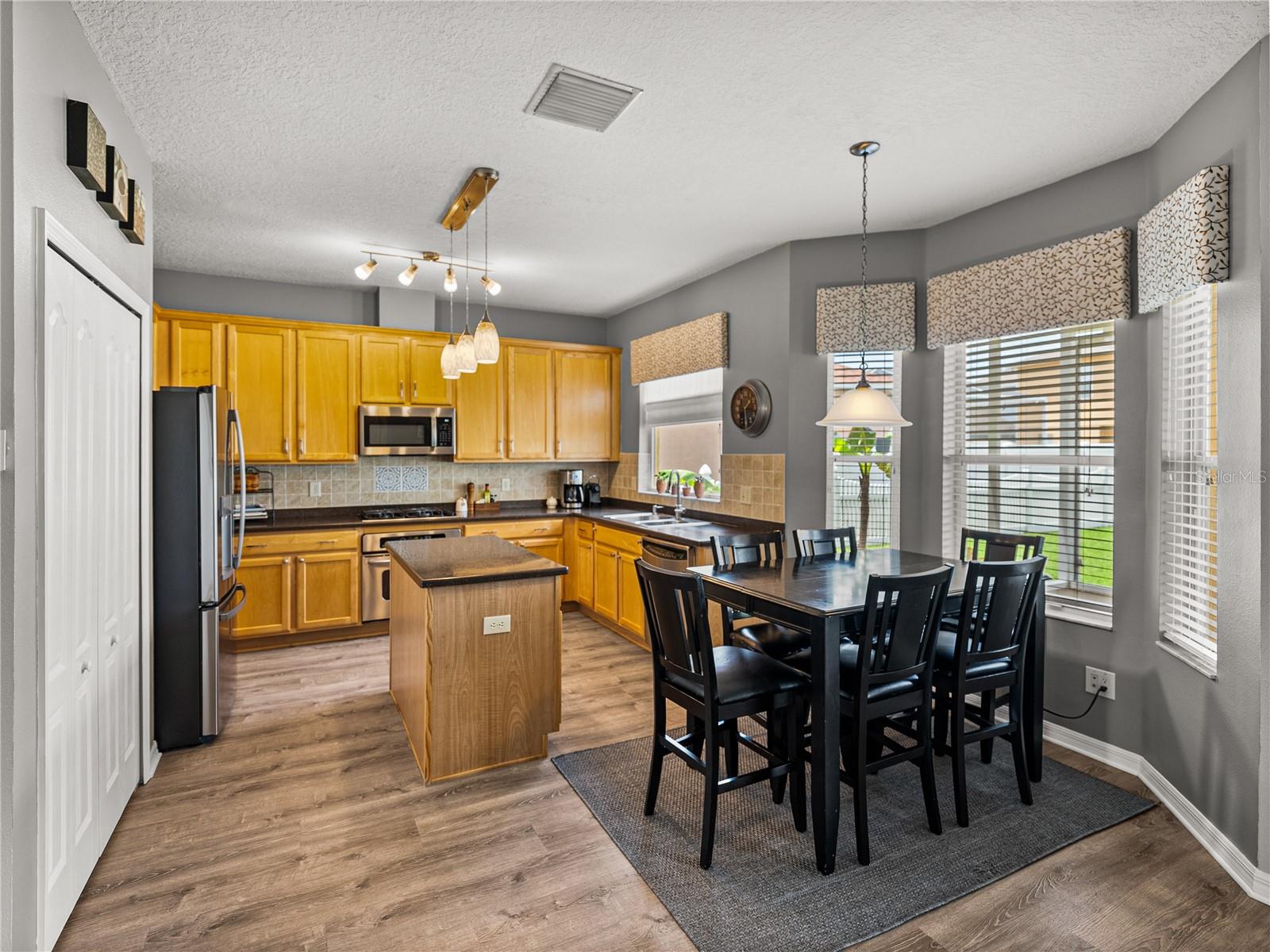 Image 20 of 79 For 27231 Liriope Court