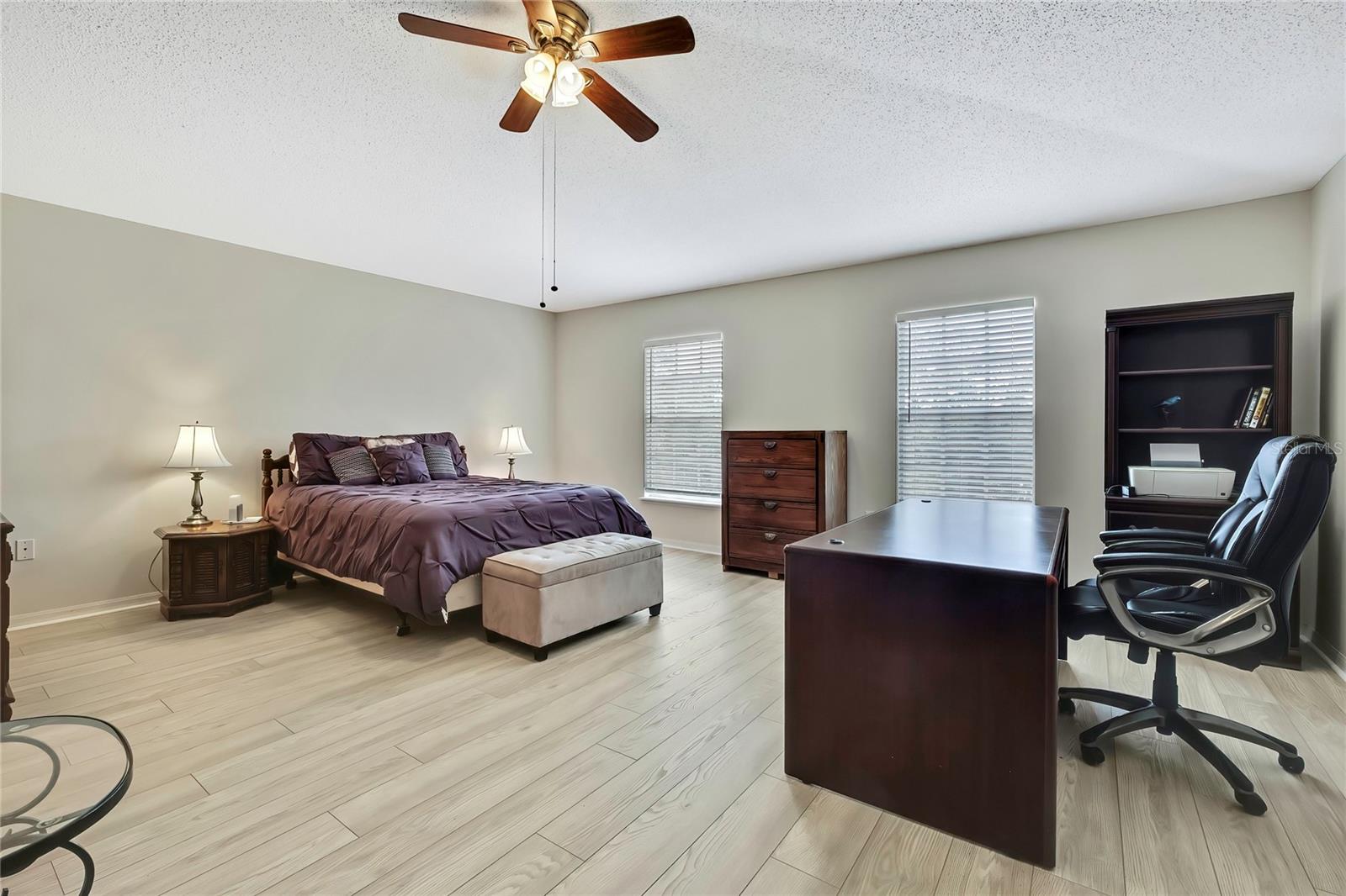 Image 16 of 50 For 11257 Persimmon Avenue