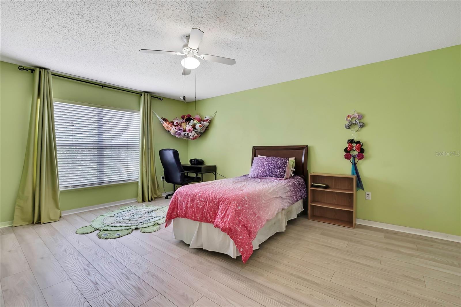 Image 23 of 50 For 11257 Persimmon Avenue