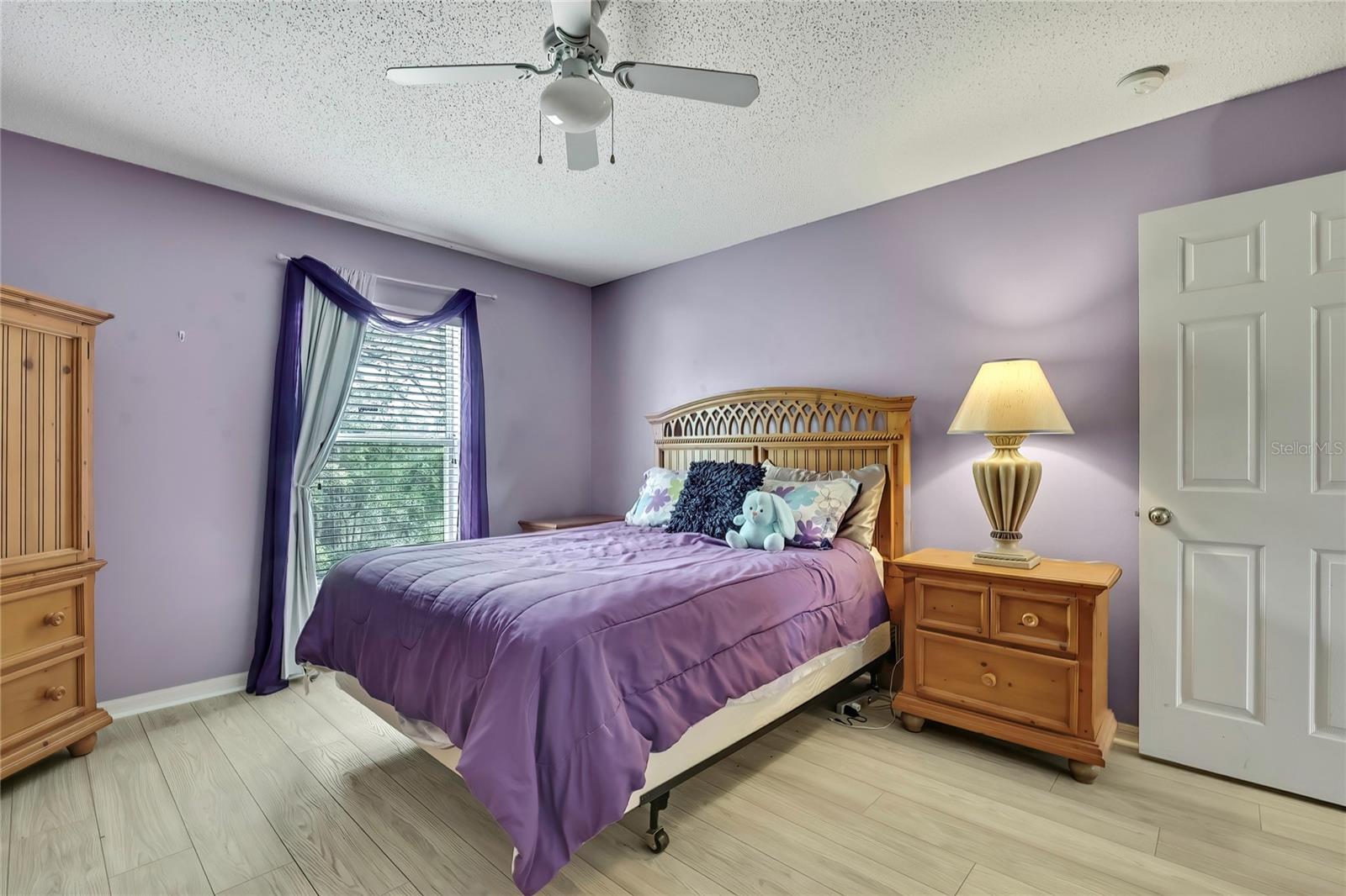 Image 29 of 50 For 11257 Persimmon Avenue