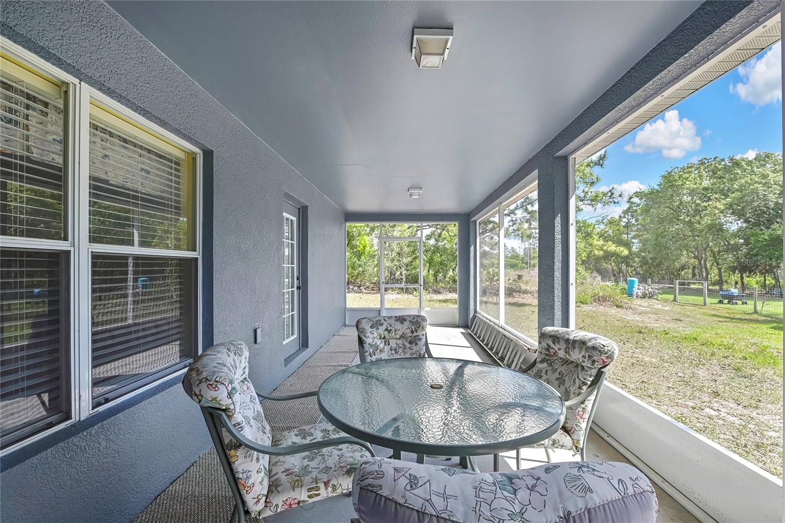Image 34 of 50 For 11257 Persimmon Avenue