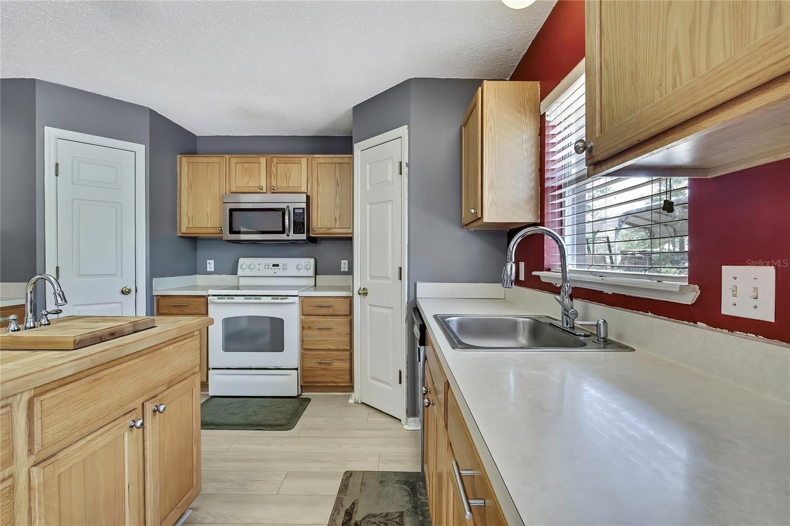 Image 40 of 50 For 11257 Persimmon Avenue
