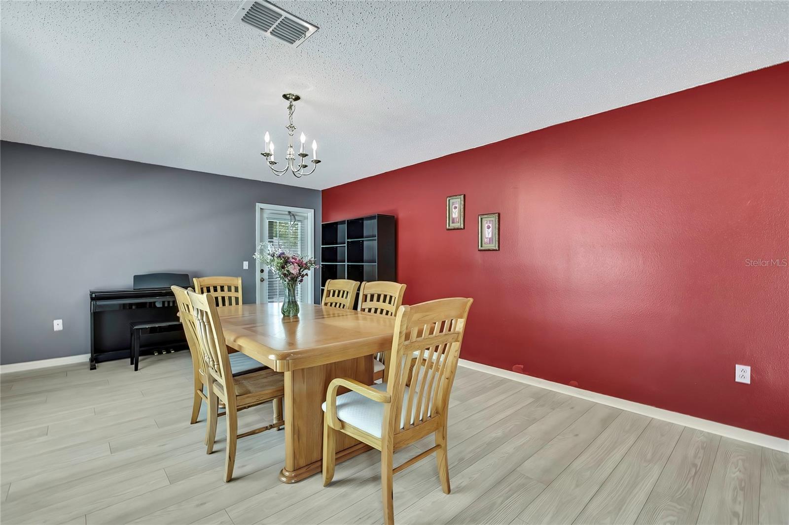 Image 41 of 50 For 11257 Persimmon Avenue