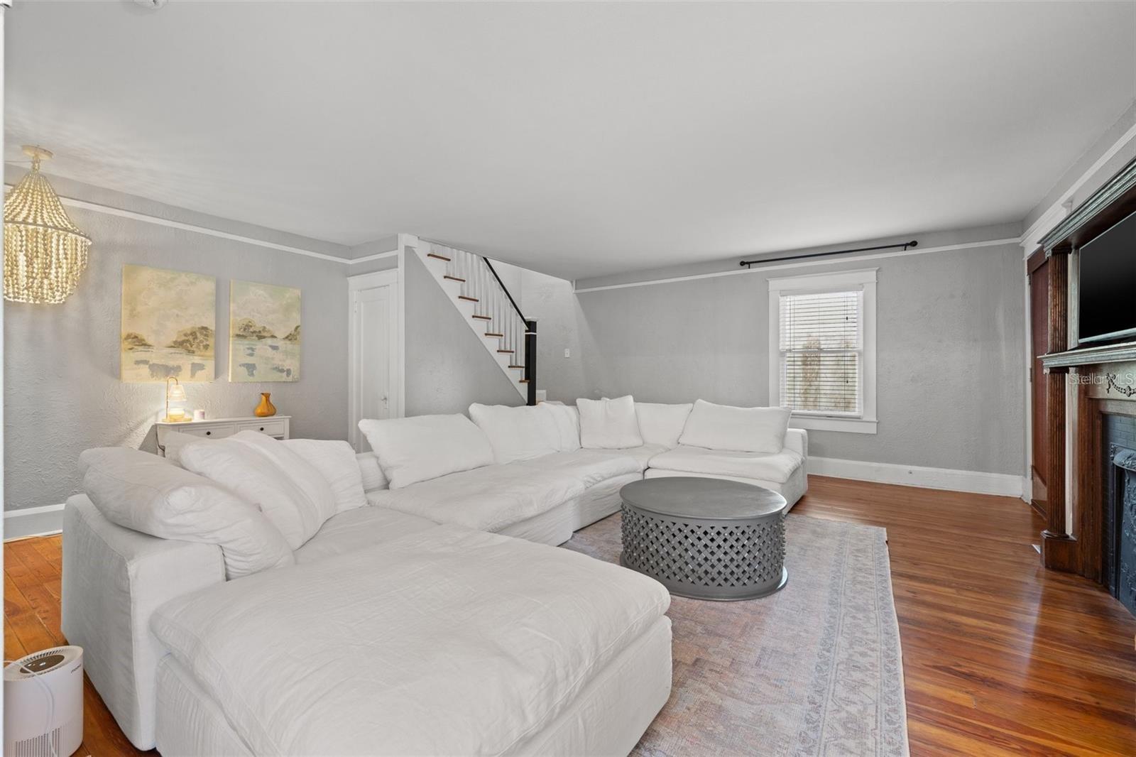 Image 4 of 24 For 910 Hamilton Avenue