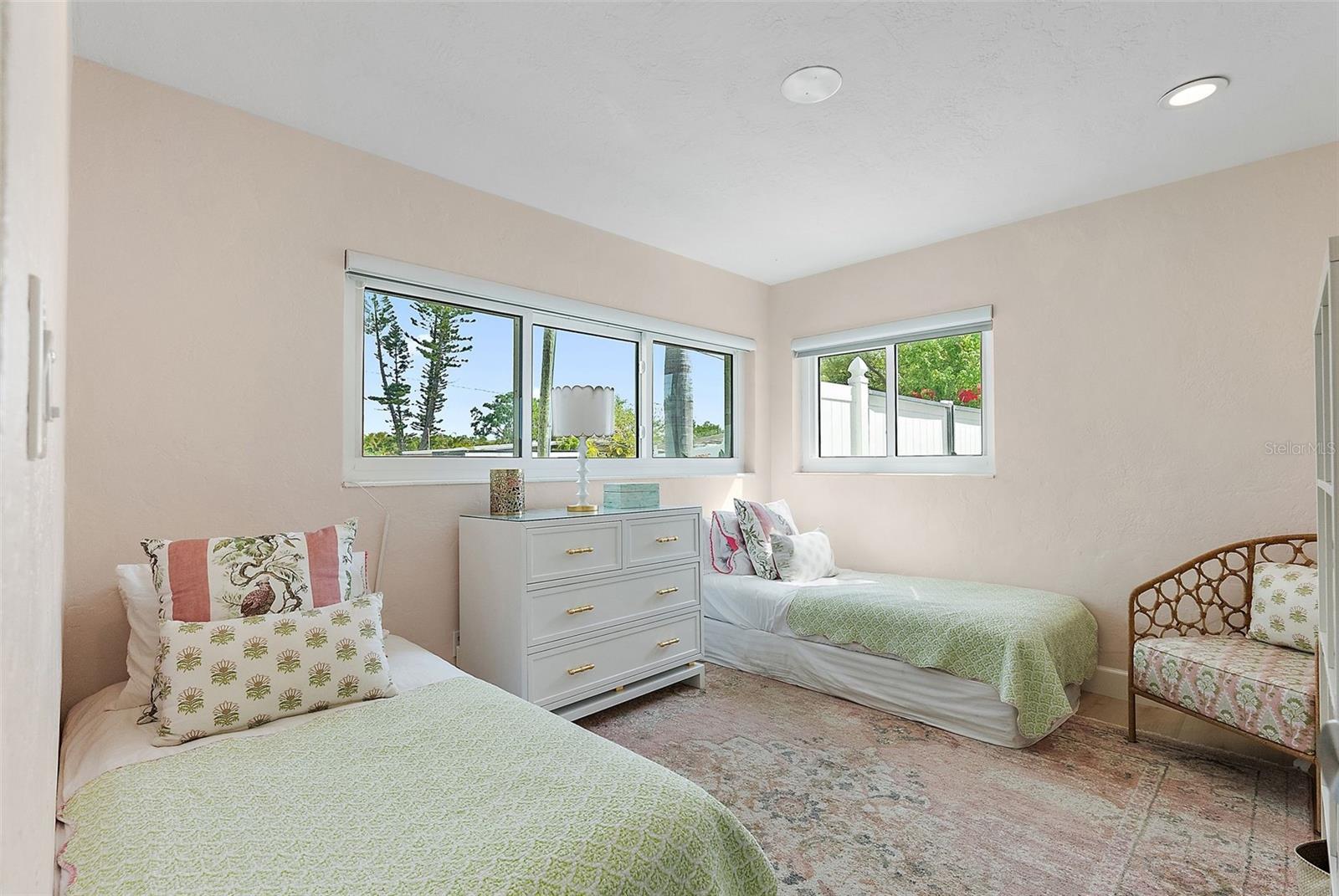 Image 18 of 45 For 1112 38th Avenue Ne