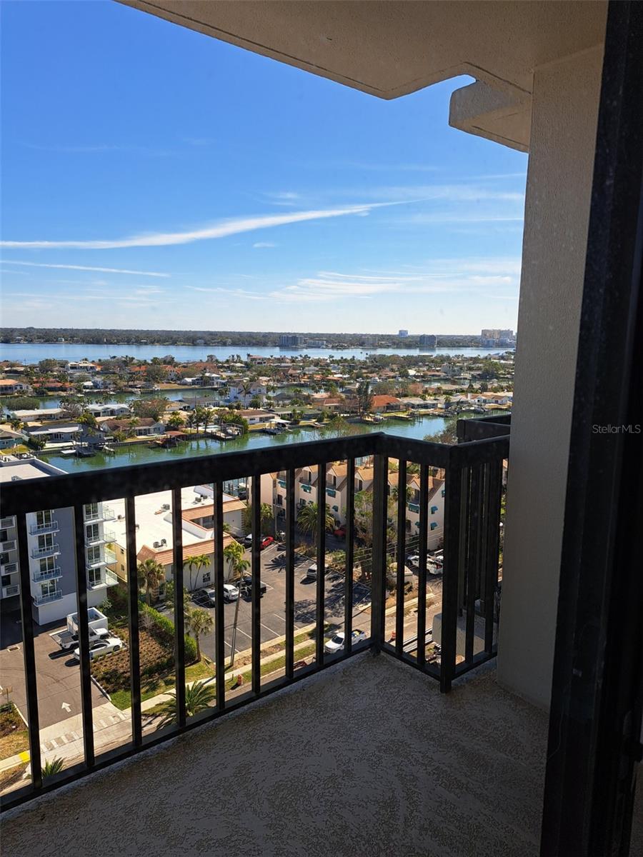 Image 10 of 32 For 400 Island Way 1508