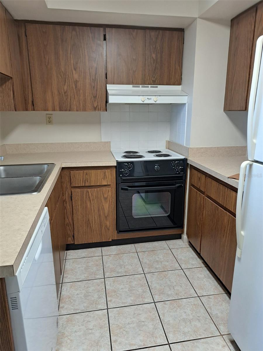 Image 26 of 32 For 400 Island Way 1508