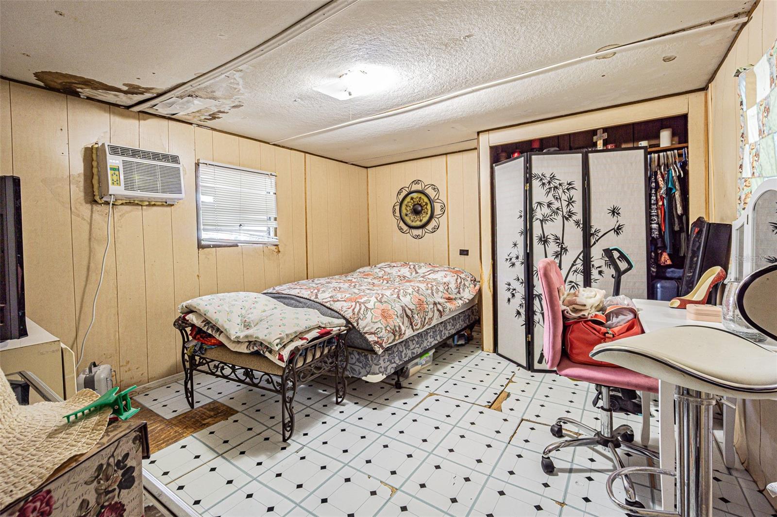 Image 4 of 28 For 13233 Harrison Street