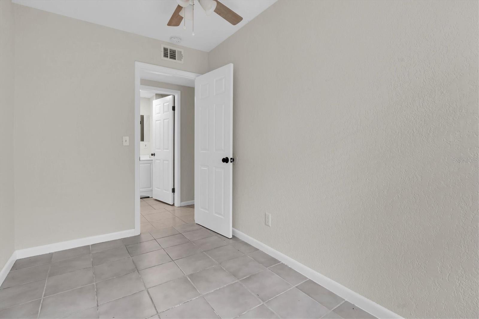 Image 20 of 35 For 1900 45th Street S