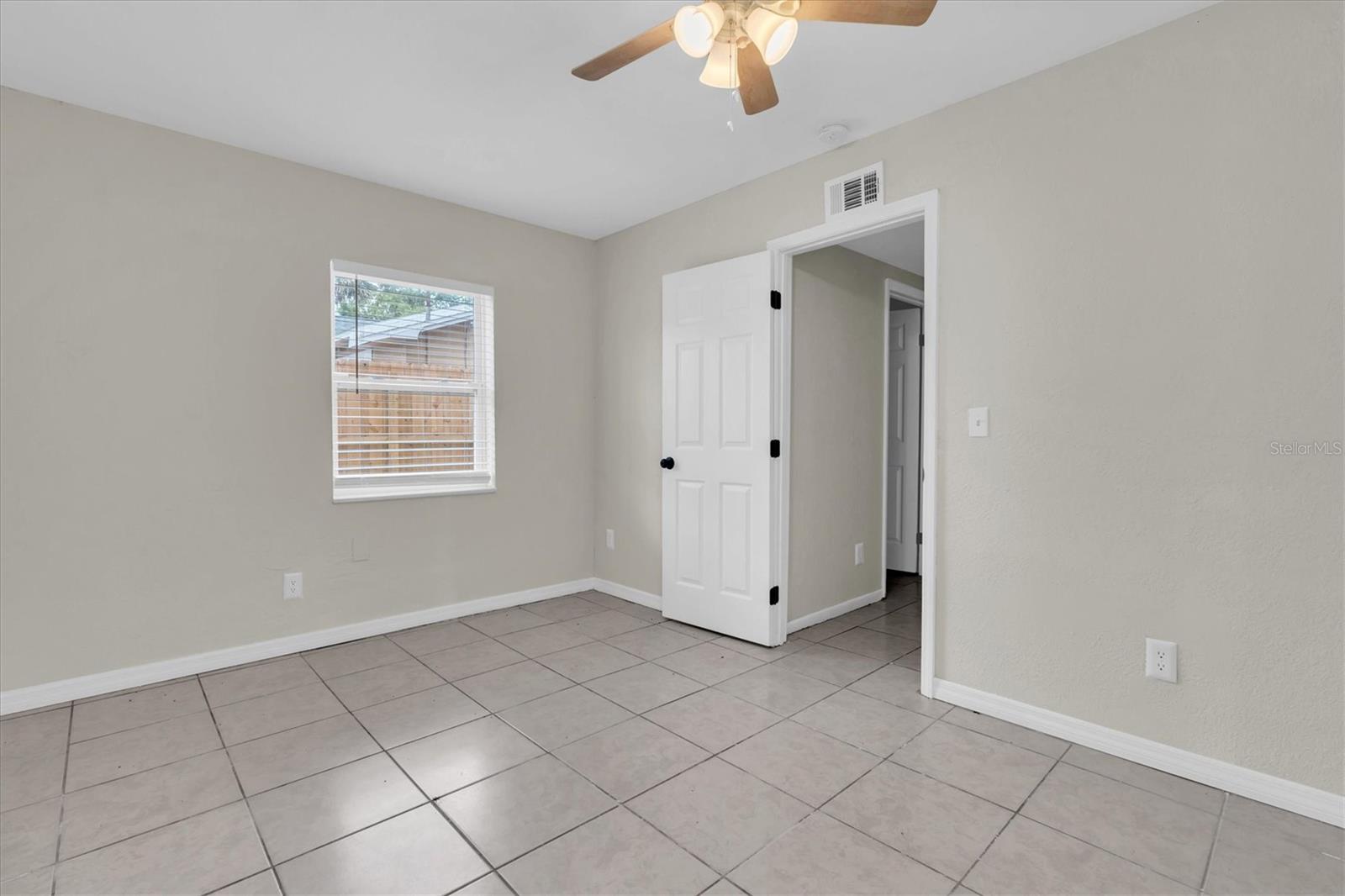 Image 23 of 35 For 1900 45th Street S
