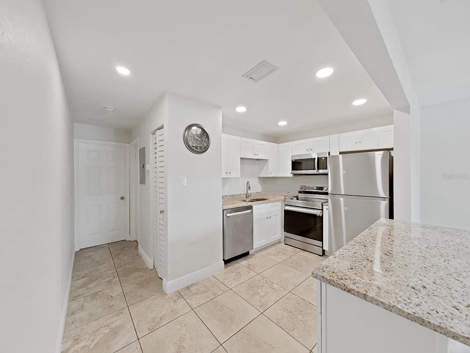 Image 11 of 24 For 2501 Harn Boulevard H39