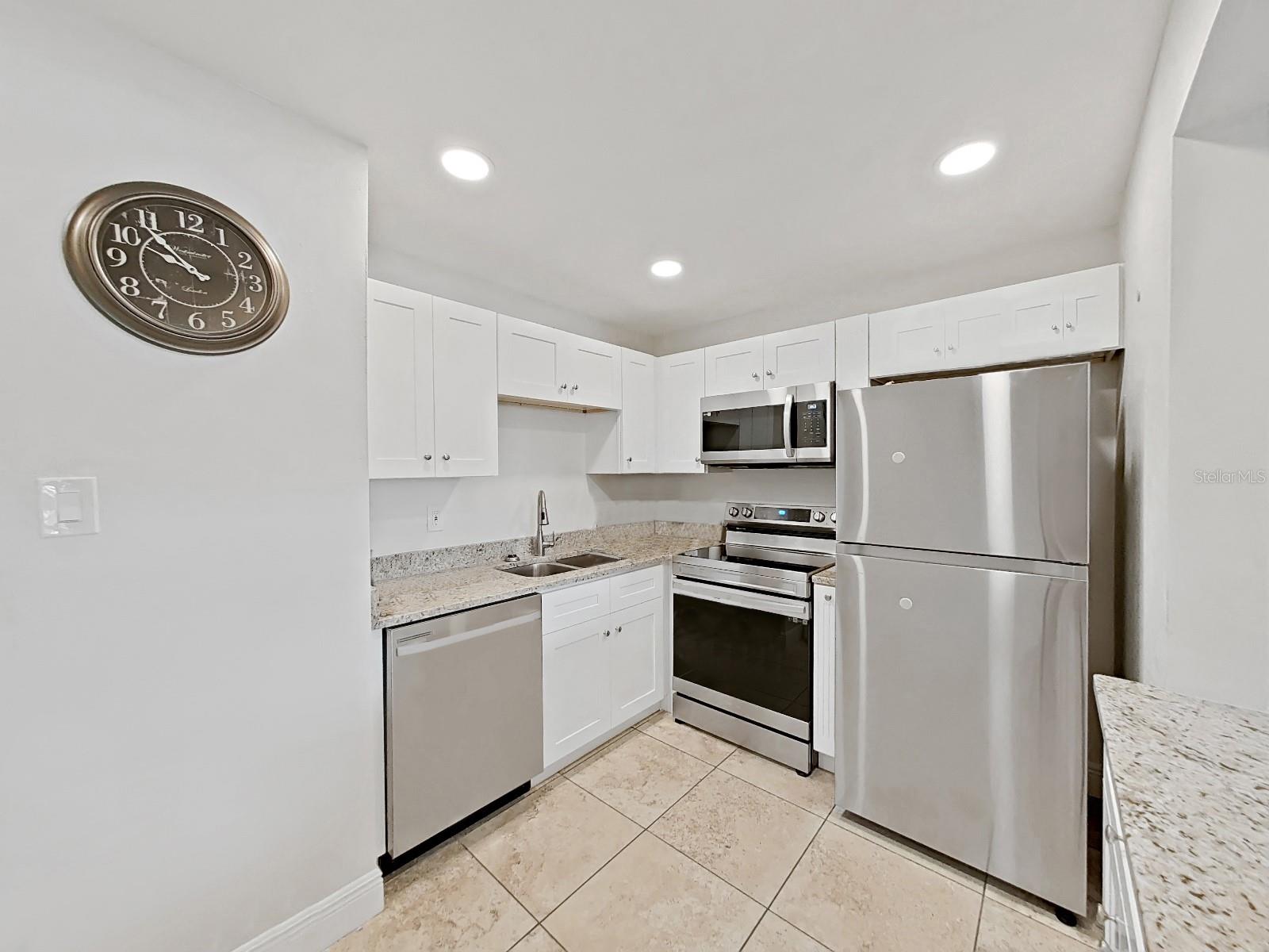 Image 15 of 24 For 2501 Harn Boulevard H39