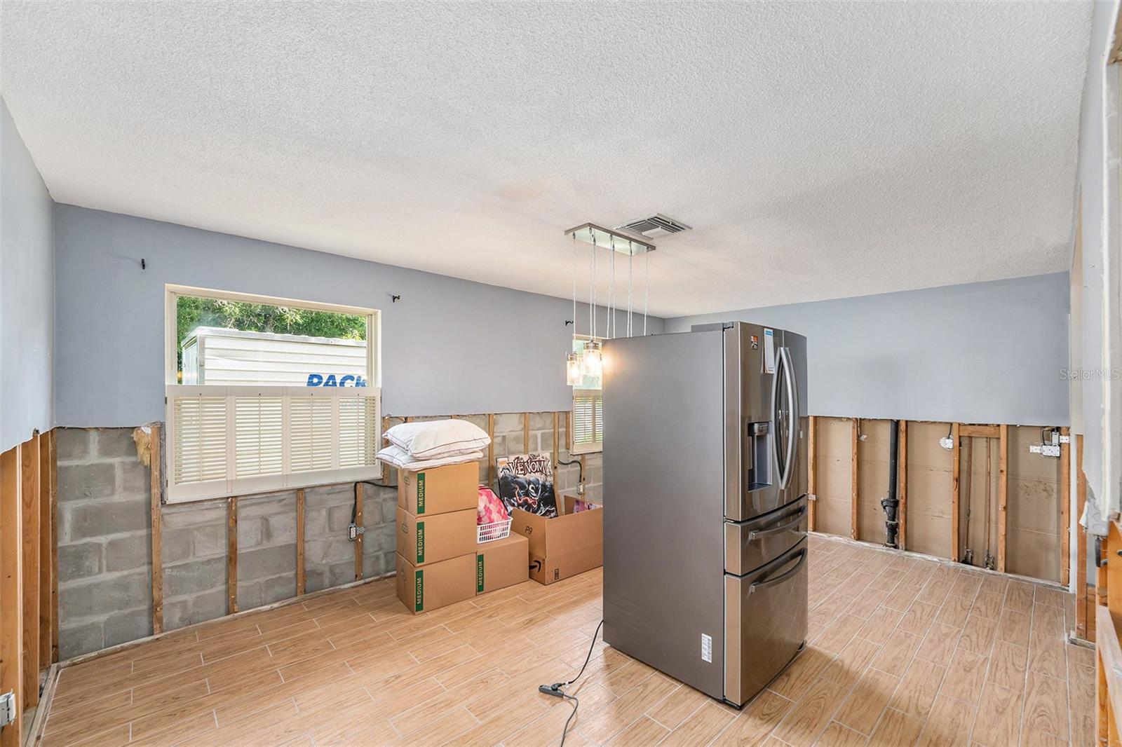 Image 10 of 29 For 1096 Damrosch Street