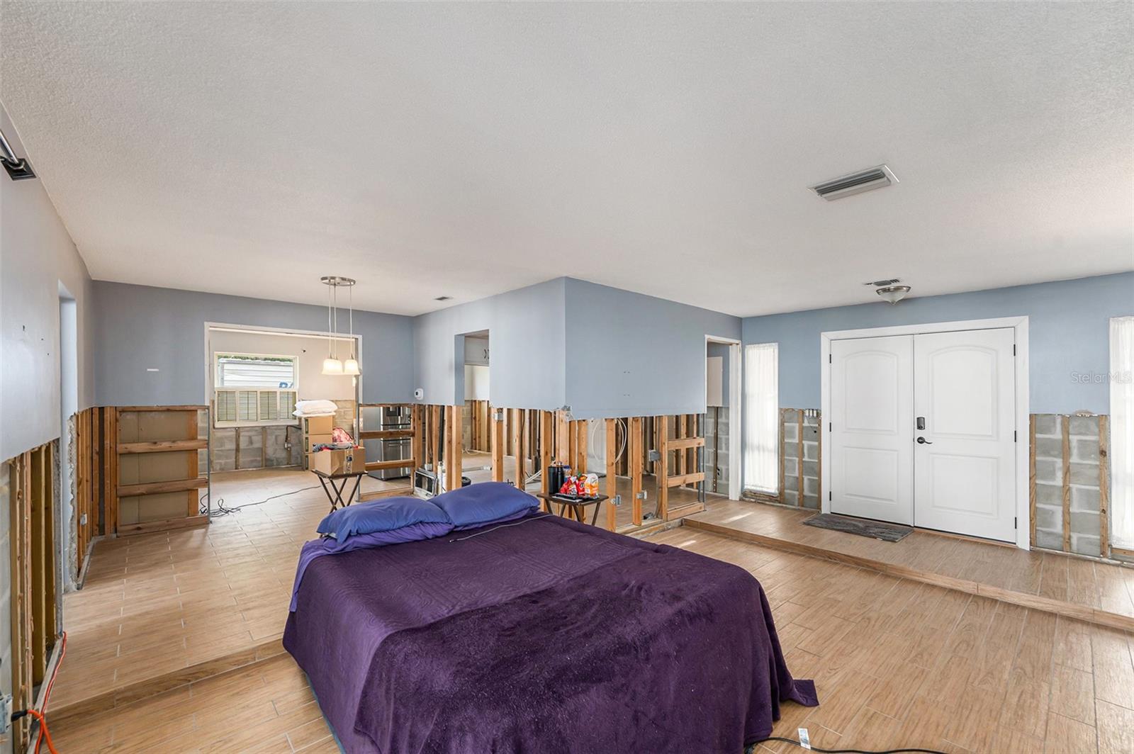Image 12 of 29 For 1096 Damrosch Street