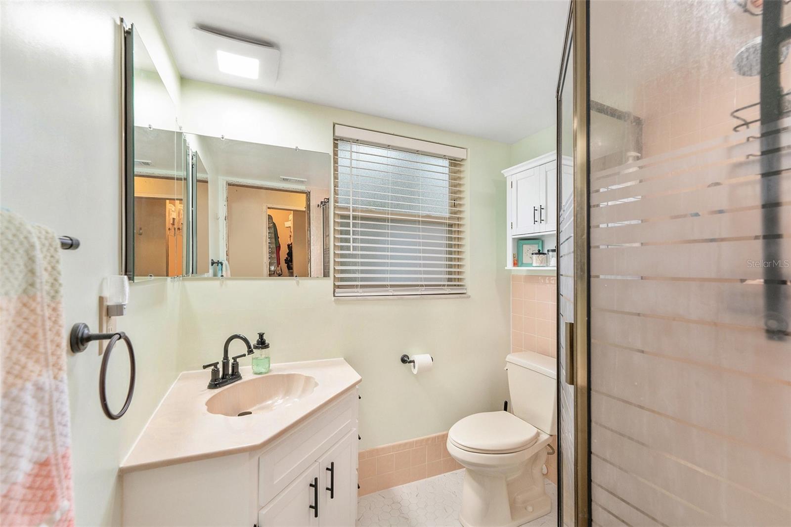 Image 14 of 29 For 1096 Damrosch Street