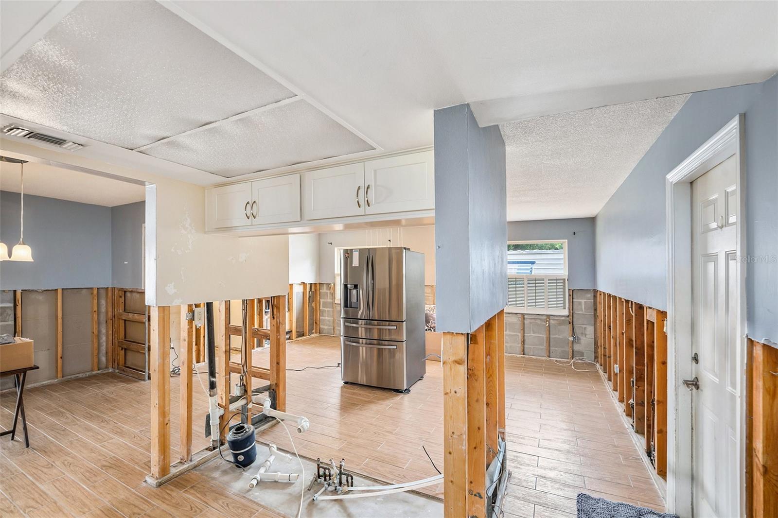 Image 5 of 29 For 1096 Damrosch Street