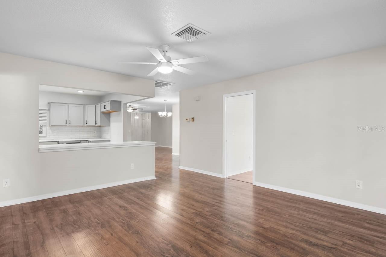 Image 10 of 33 For 204 Cactusflower Lane