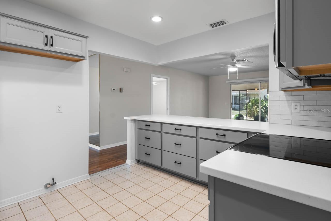 Image 16 of 33 For 204 Cactusflower Lane