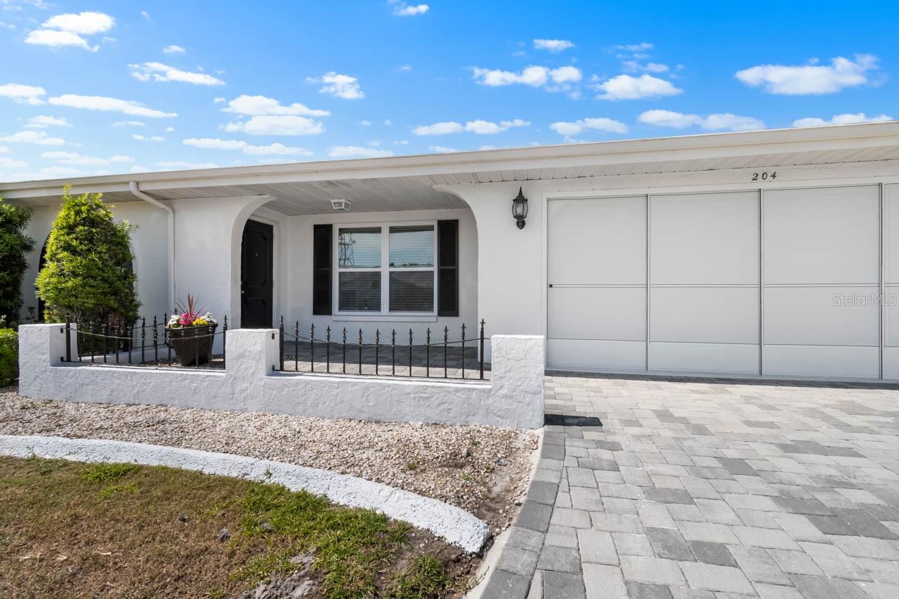 Image 4 of 33 For 204 Cactusflower Lane
