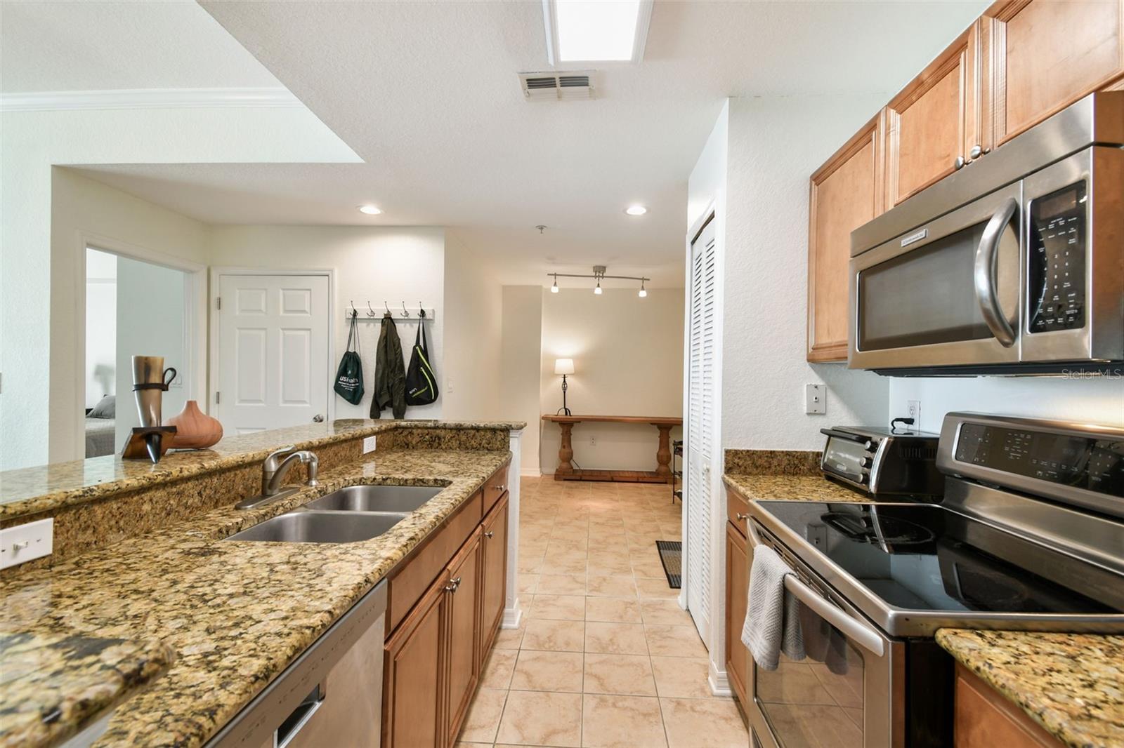 Image 15 of 92 For 700 Harbour Island Boulevard 740