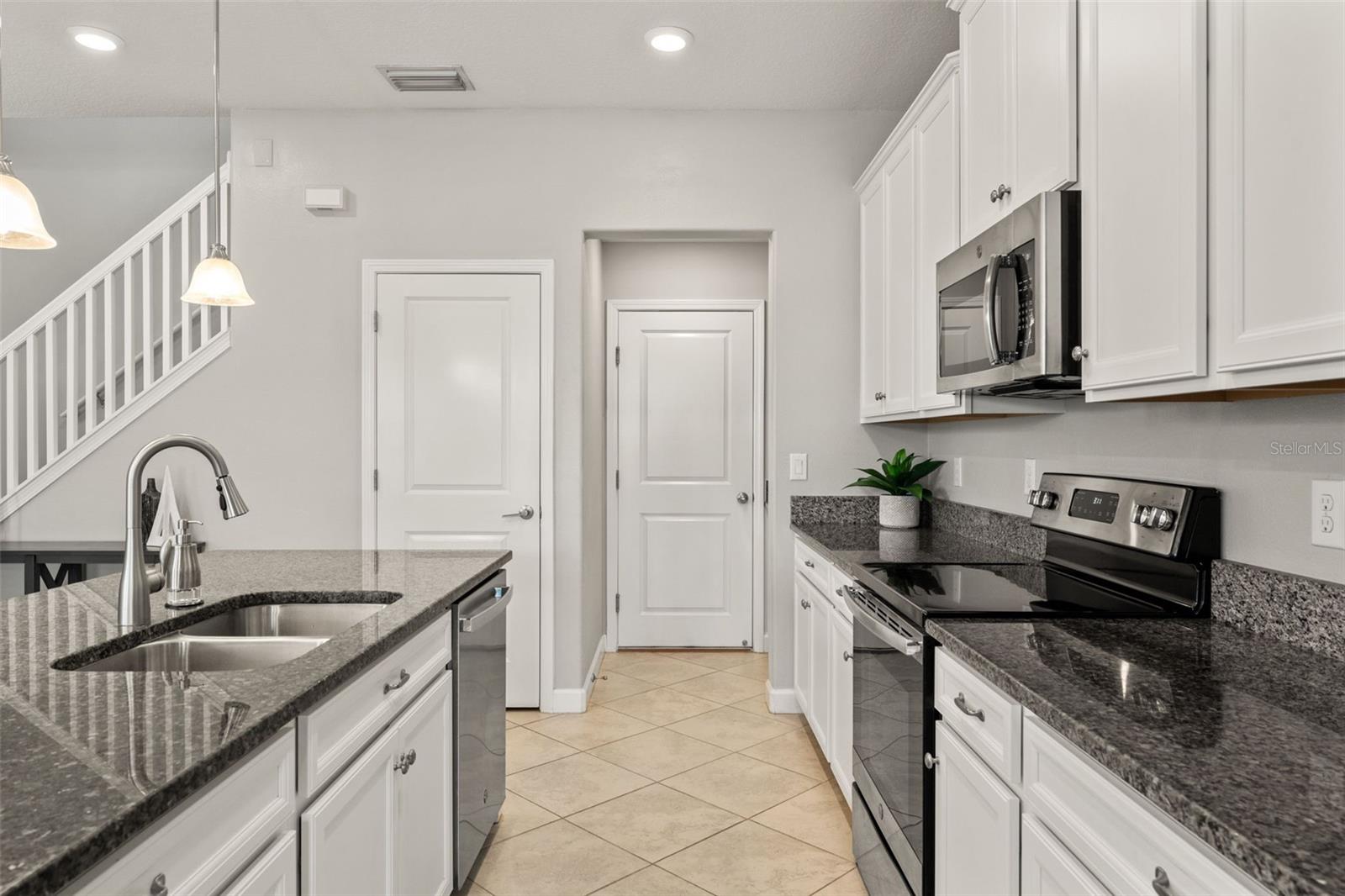 Image 6 of 39 For 6731 Rocky Park Street