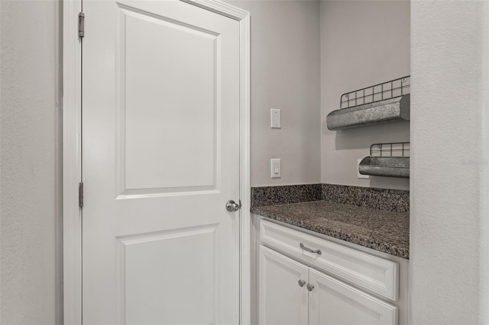Image 7 of 39 For 6731 Rocky Park Street