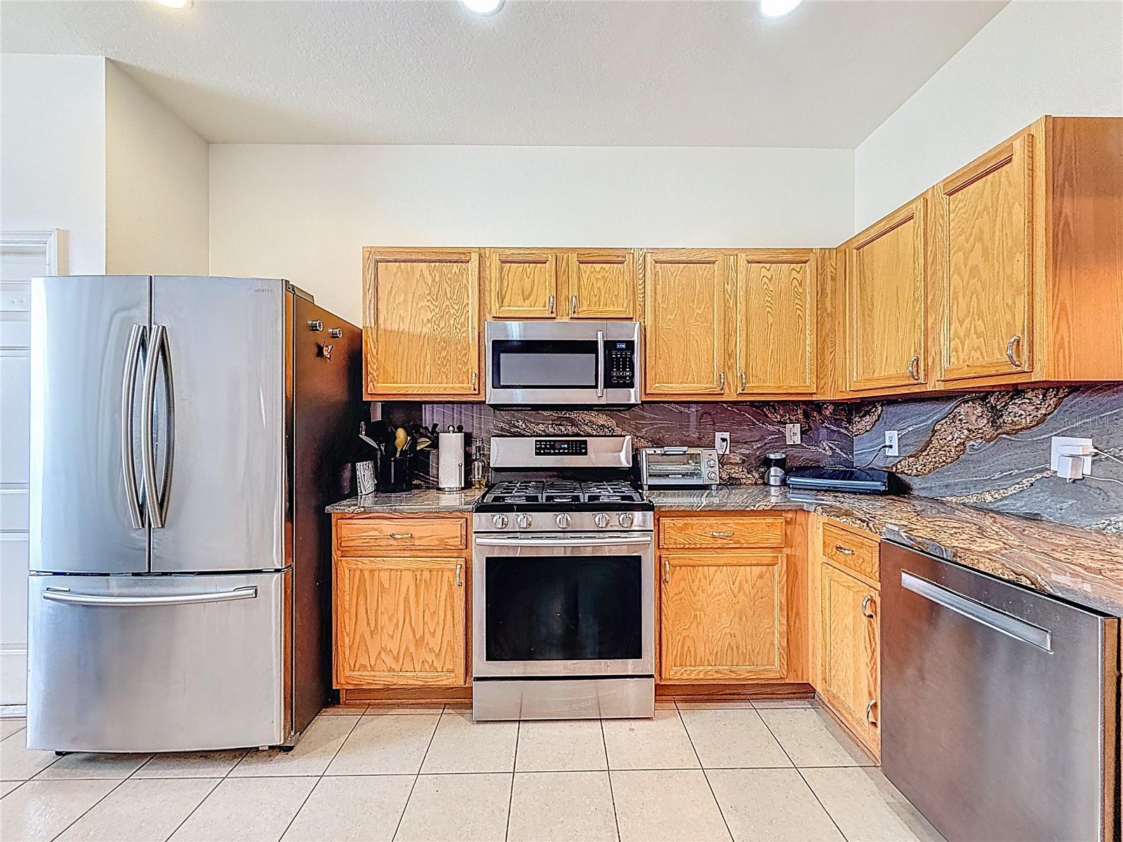 Listing photo id 8 for 16113 Rambling Road
