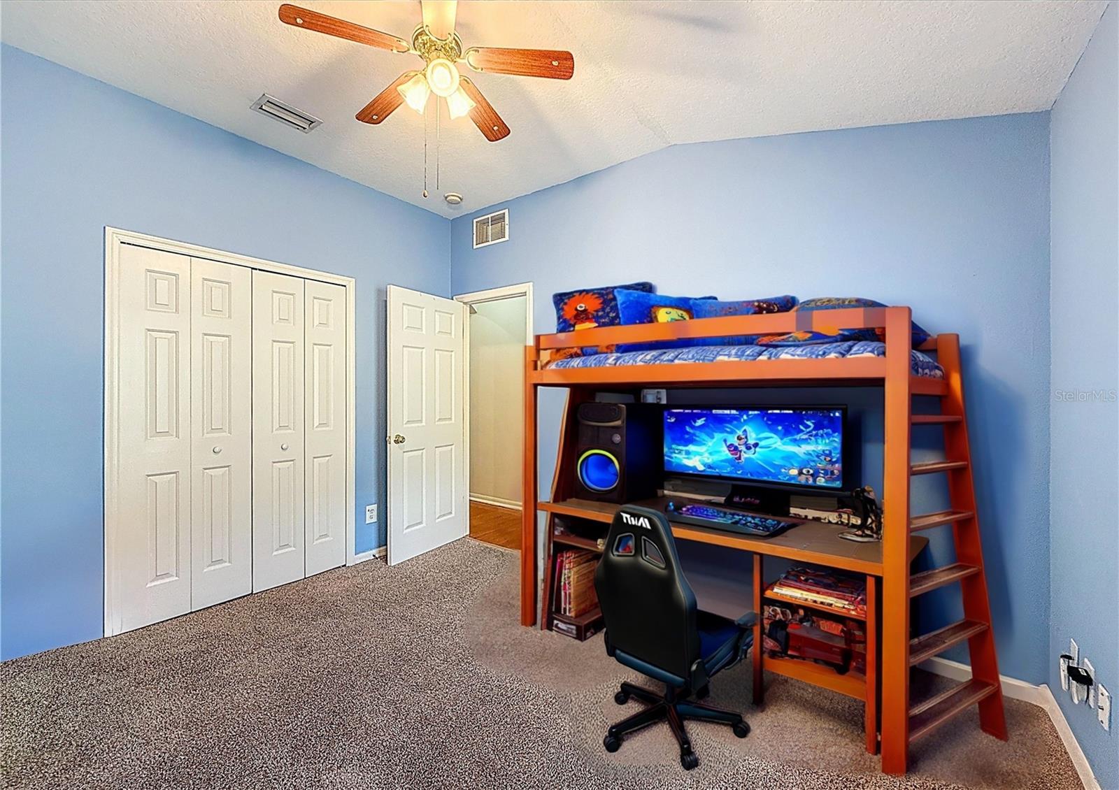 Listing photo id 12 for 16113 Rambling Road