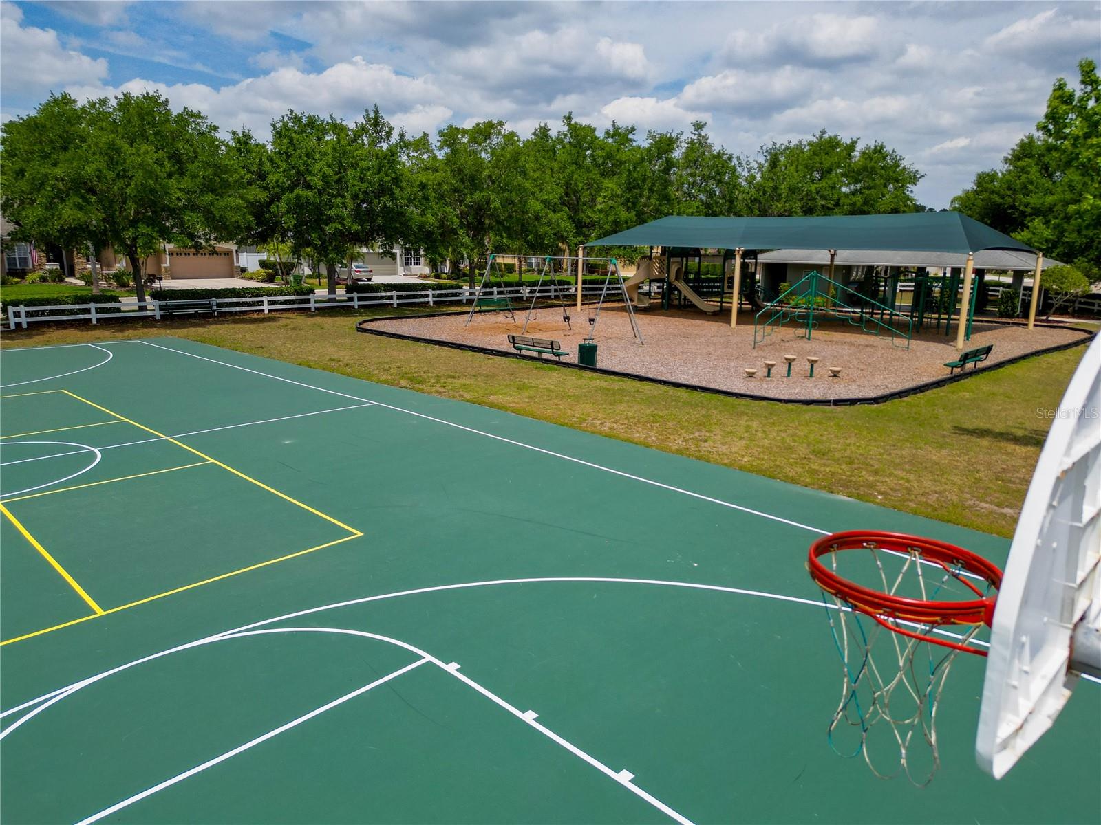 Listing photo id 17 for 16113 Rambling Road