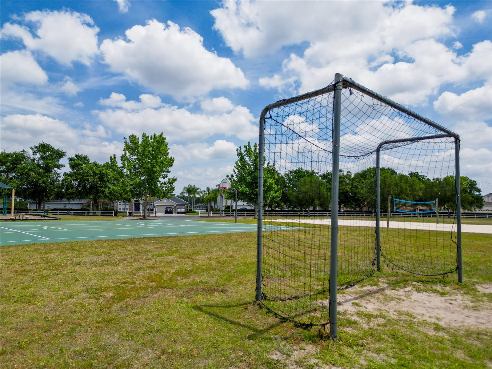 Listing photo id 18 for 16113 Rambling Road