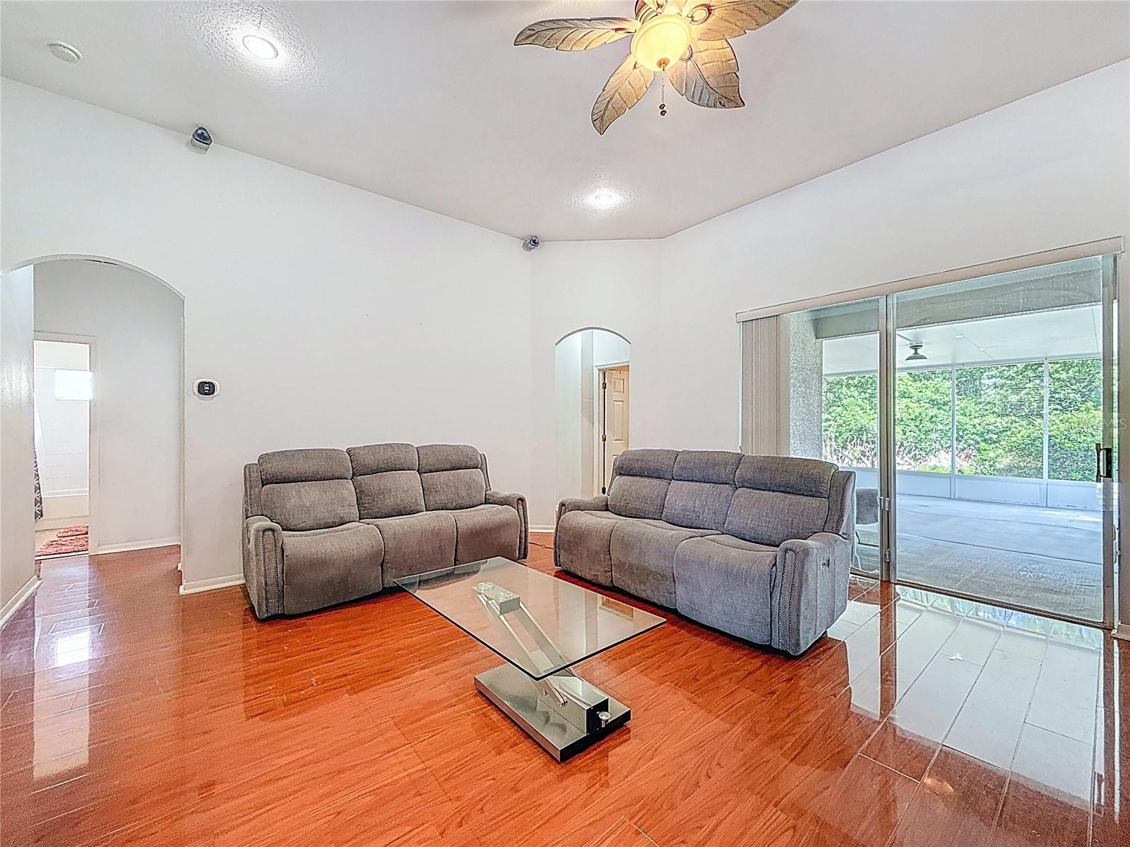 Listing photo id 25 for 16113 Rambling Road