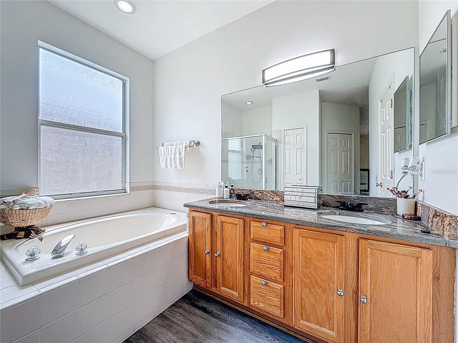 Listing photo id 30 for 16113 Rambling Road