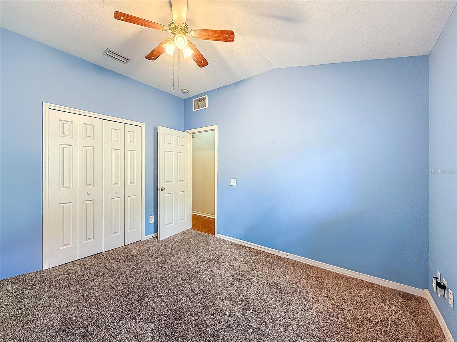 Listing photo id 32 for 16113 Rambling Road