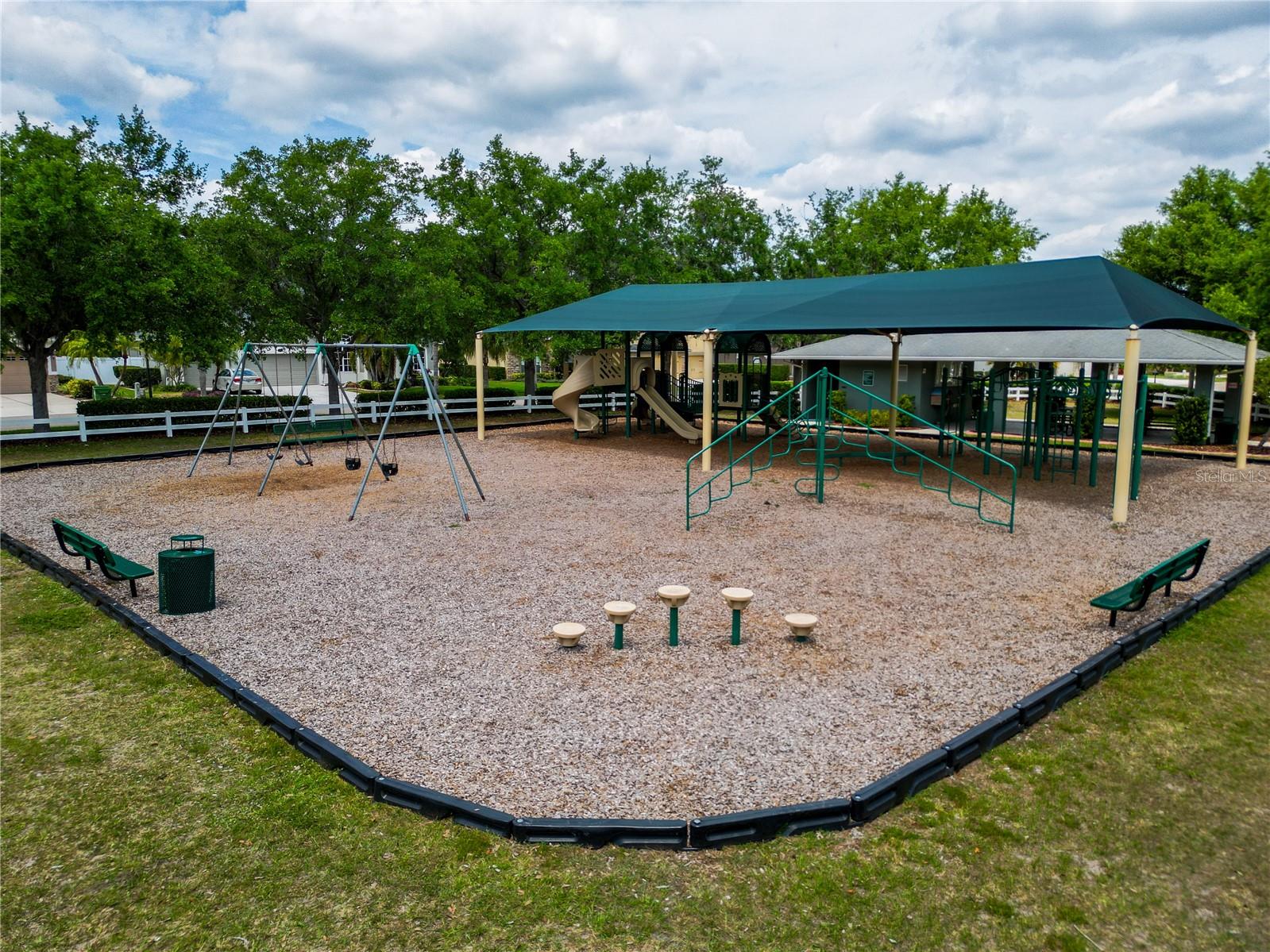 Listing photo id 43 for 16113 Rambling Road
