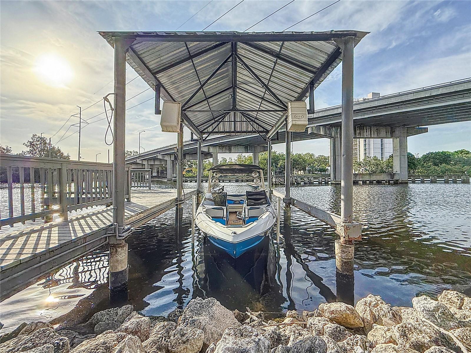 Listing photo id 10 for 3924 Ridge Avenue