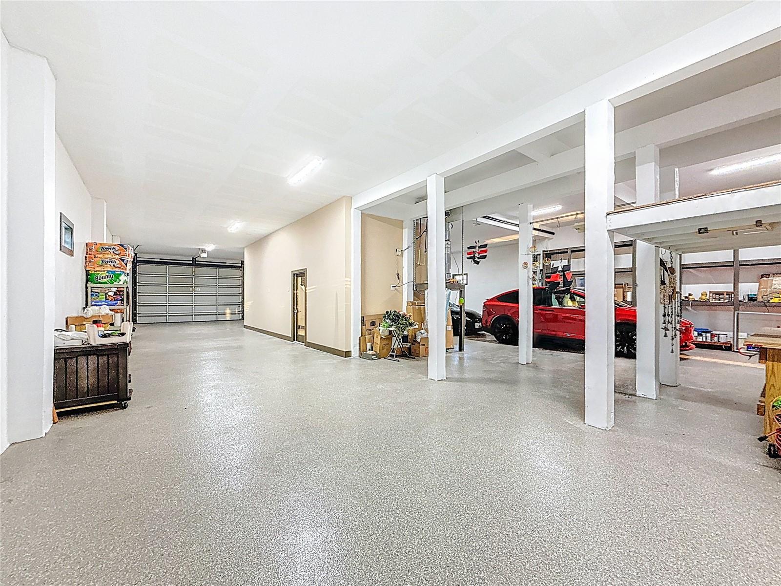 Listing photo id 13 for 3924 Ridge Avenue