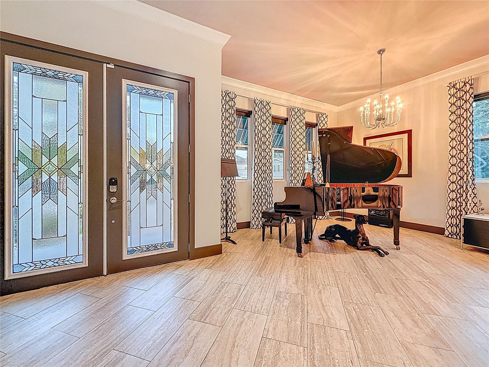 Listing photo id 18 for 3924 Ridge Avenue