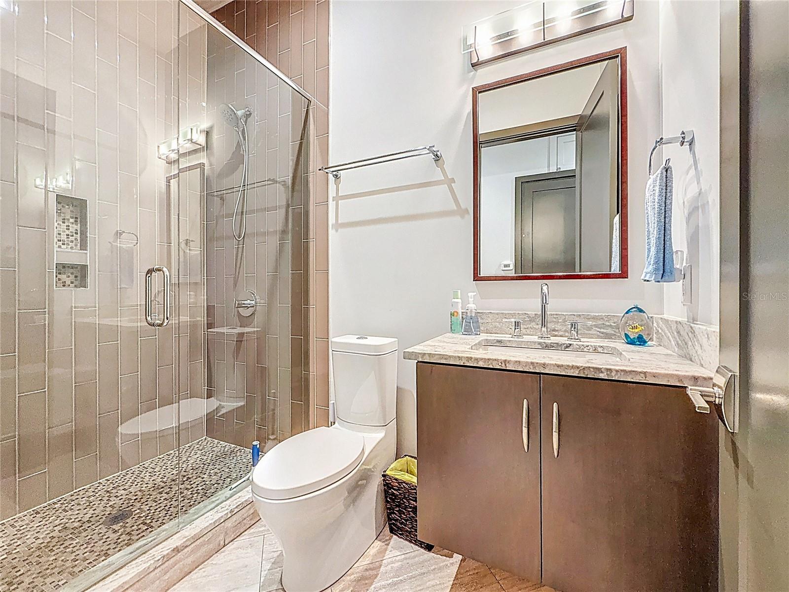 Listing photo id 25 for 3924 Ridge Avenue