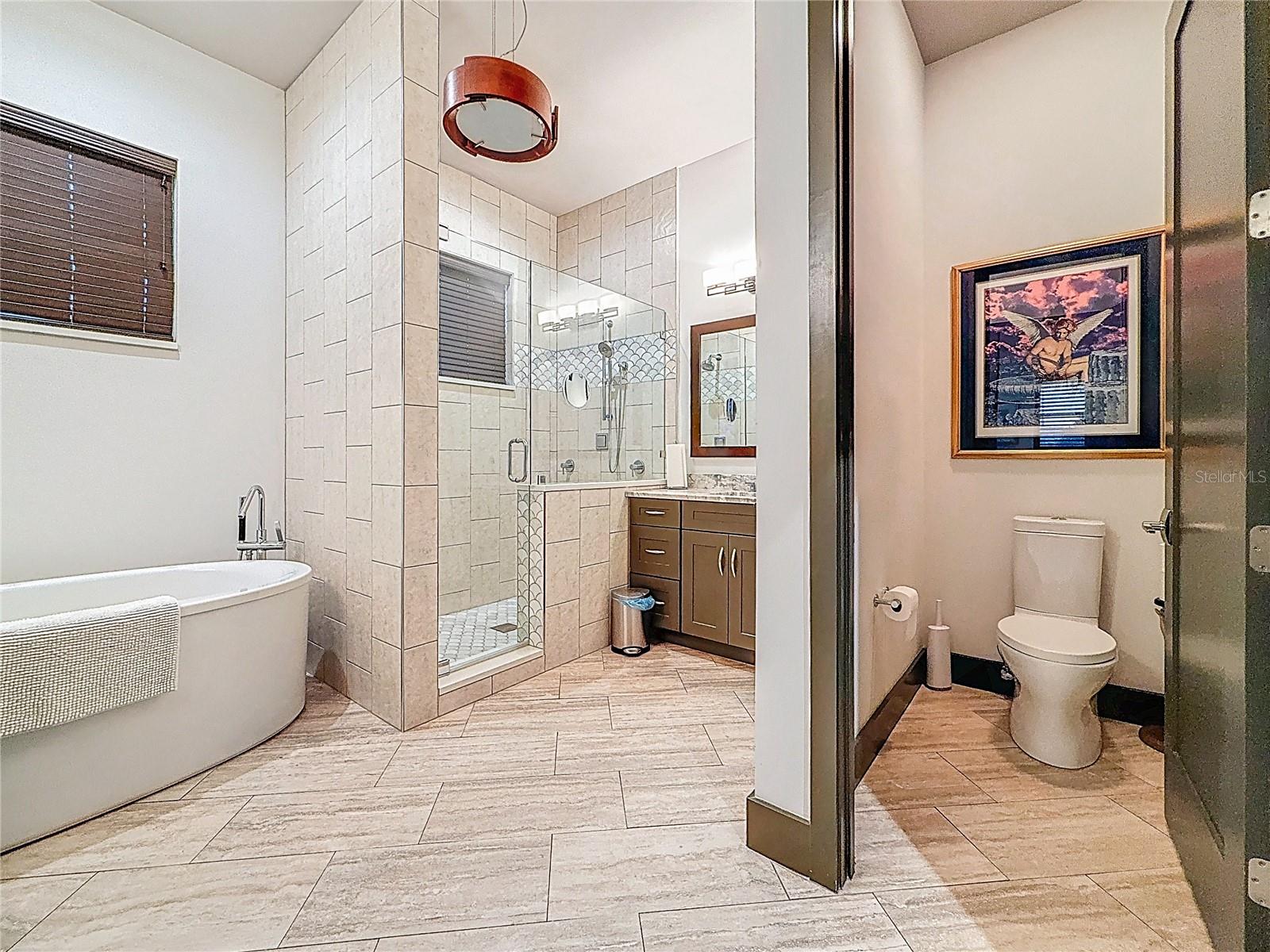 Listing photo id 39 for 3924 Ridge Avenue